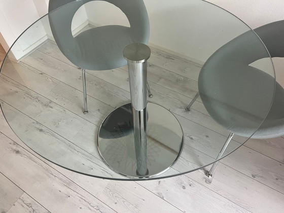 Image 1 of Metaform dining room table round