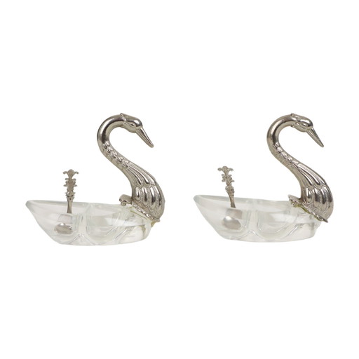 Salt and pepper shakers Swan