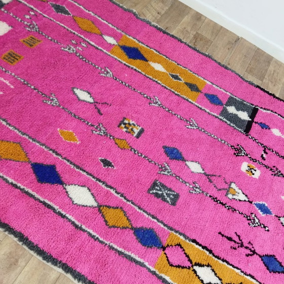 Image 1 of Handgewebter Rosa Und Weißer Berber-Teppich Aus Naturwolle - Handmade Pink And White Berber Carpet From Natural Wool