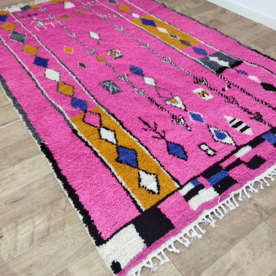 Image 1 of Handgewebter Rosa Und Weißer Berber-Teppich Aus Naturwolle - Handmade Pink And White Berber Carpet From Natural Wool