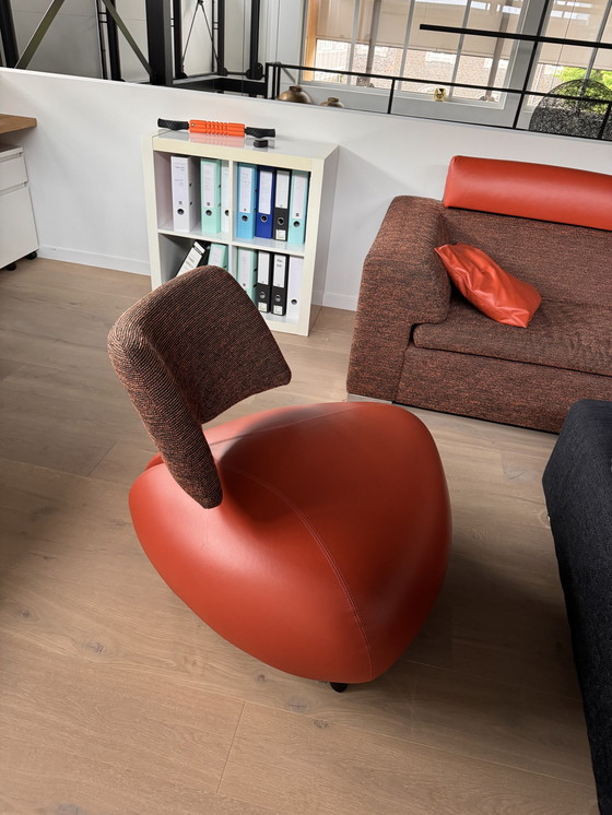 Image 1 of Leolux lounge sofa with matching Pallone chair