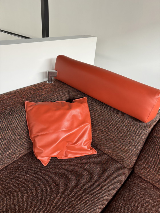 Image 1 of Leolux lounge sofa with matching Pallone chair