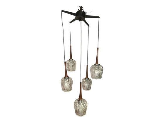 Image 1 of Lámpara de cascada de mediados de siglo de Baum Leuchten Neheim Hüsten, número de artículo 8000/5. Con 5 luminarias de teca y vi