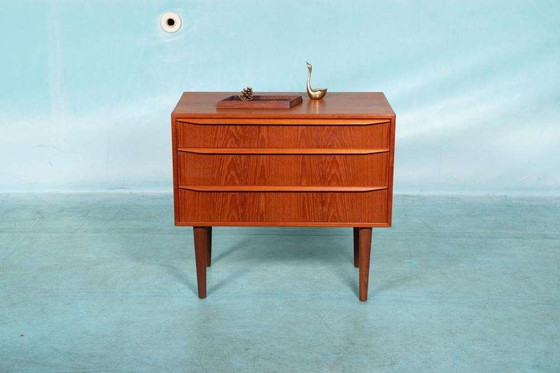 Image 1 of Vintage refurbished Danish chest of drawers with mirror, 60s chest