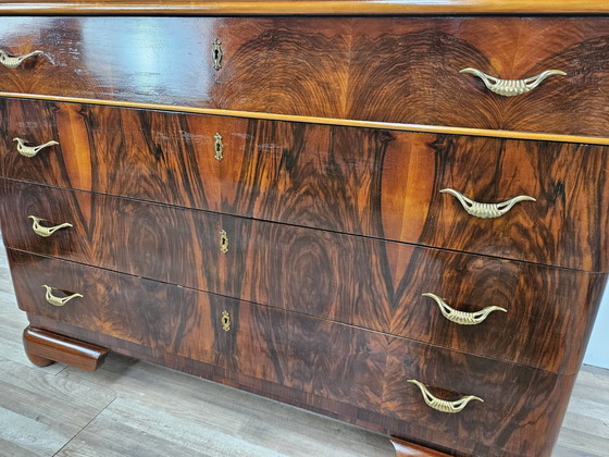 Image 1 of Art Decò Four-Drawer Chest Of Drawers In Walnut And Maple With Mirror