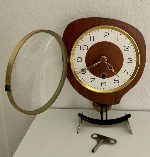 Orfac table clock with pendulum and key