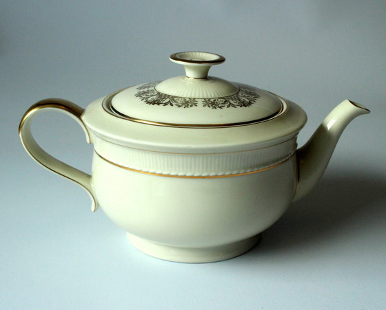 Image 1 of Bavaria ivory teapot porcelain white/gold with gold rim