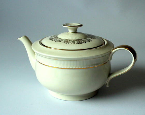 Image 1 of Bavaria ivory teapot porcelain white/gold with gold rim