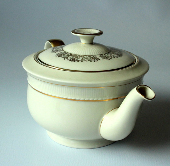 Image 1 of Bavaria ivory teapot porcelain white/gold with gold rim