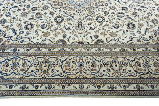 Image 1 of Tappeto orientale in sughero Kashan annodato a mano – 350 x 251 cm