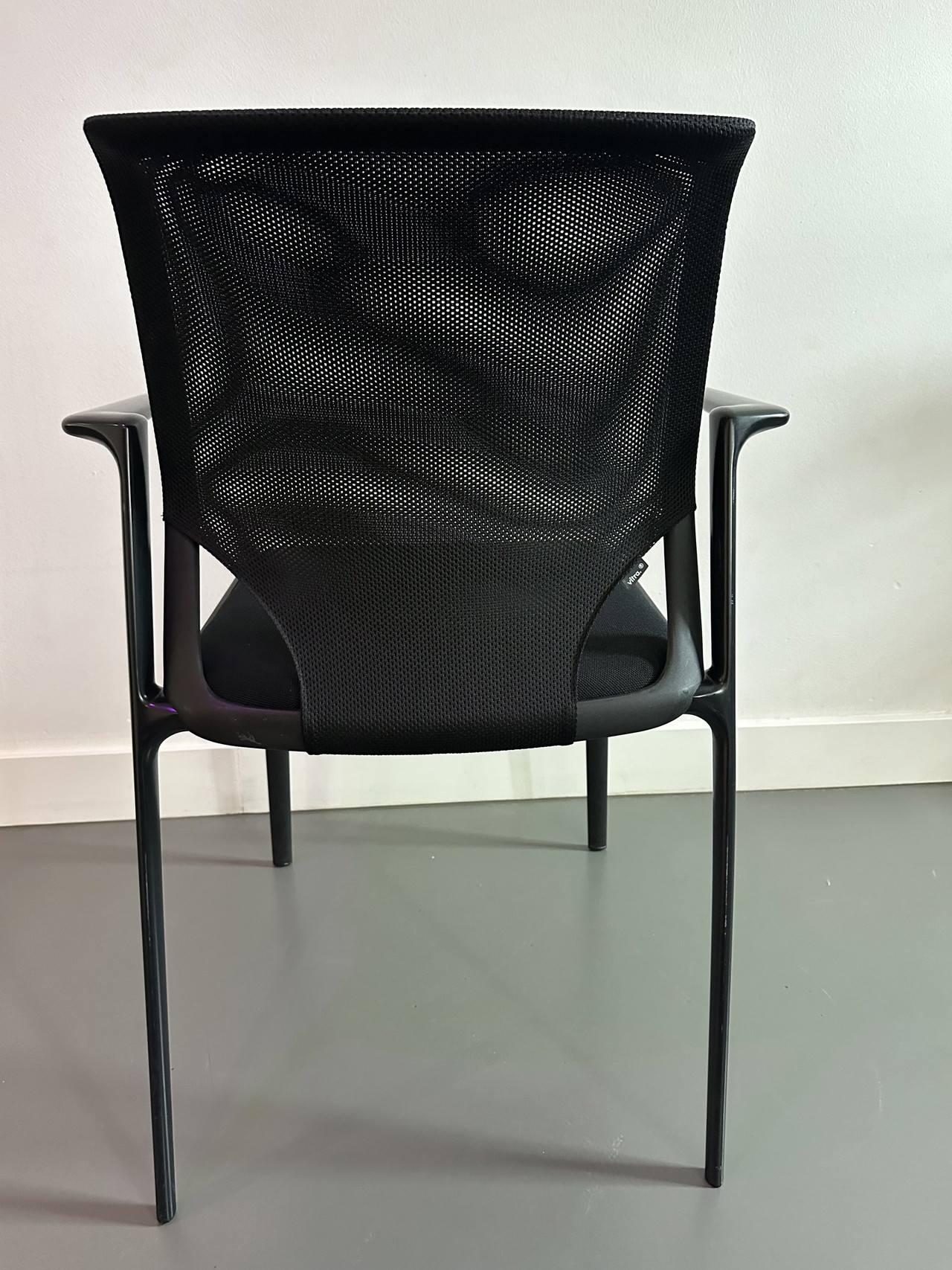 7x Vitra meda slim | €1,350 | Whoppah