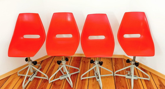 Image 1 of Swivel Chair Attributed To Miroslav Navratil For Vertex, 1960S