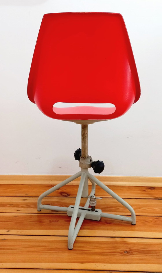 Image 1 of Swivel Chair Attributed To Miroslav Navratil For Vertex, 1960S