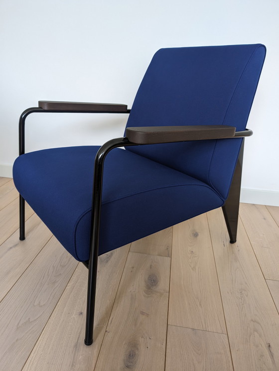 Image 1 of Jean Prouvé Fauteuil de Salon Vitra