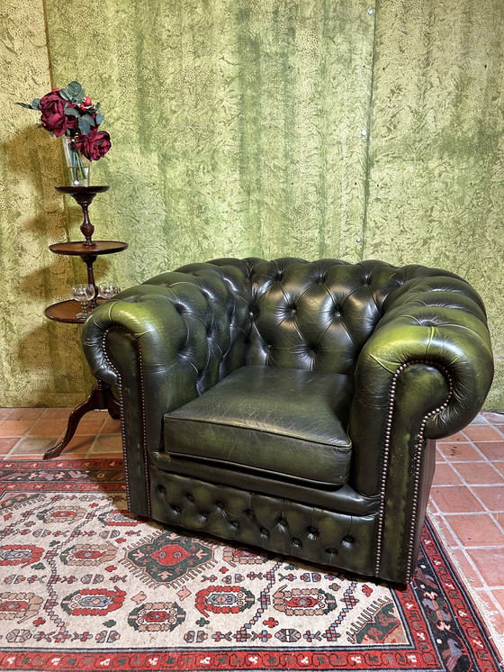 Image 1 of Poltrona Chesterfield in pelle verde inglese 