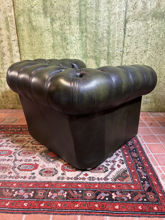 Image 1 of Poltrona Chesterfield in pelle verde inglese 