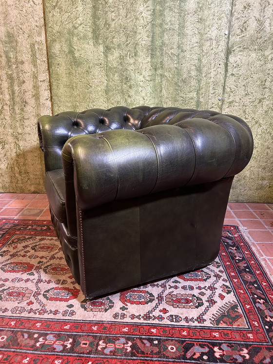 Image 1 of Poltrona Chesterfield in pelle verde inglese 