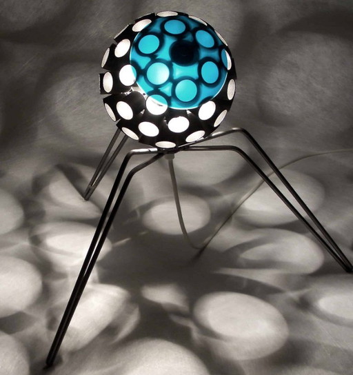 Stefan Traloc, Indoor Virus Light Tribond Big 