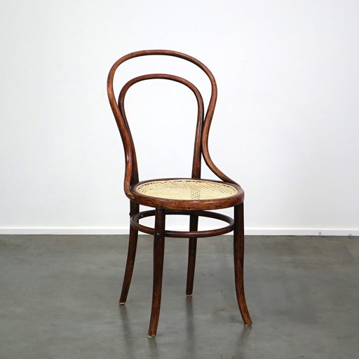 Original Thonet bistro chair no. 14