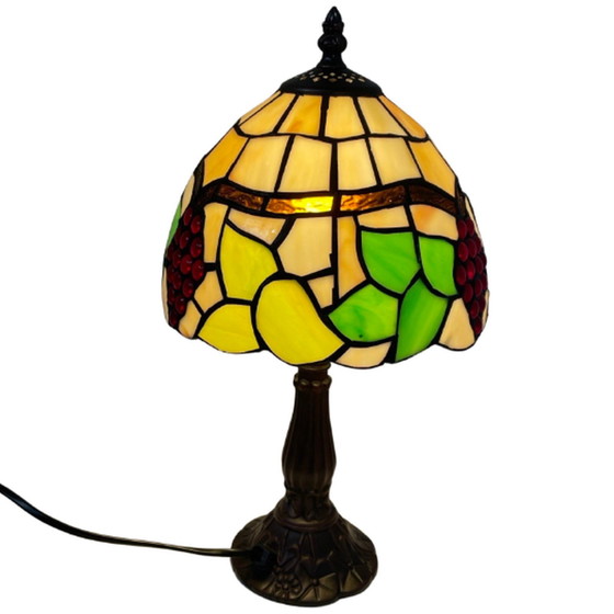 Image 1 of Tiffany style table lamp - Stained glass shade and decorative base - Ca. 1980’s (no cracks)