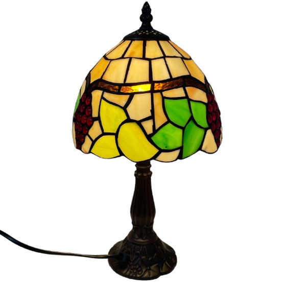 Image 1 of Tiffany style table lamp - Stained glass shade and decorative base - Ca. 1980’s (no cracks)