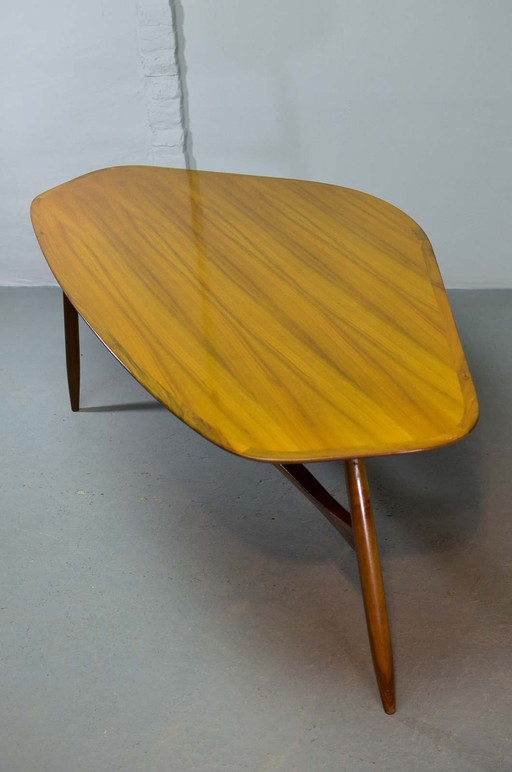 Svante Skogh Free Form Shaped Lacquered Kidney Coffee Table, Sweden, 1960s. Ref. CT025