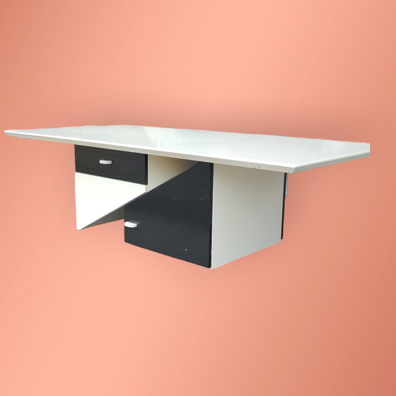 Image 1 of Table basse postmoderne