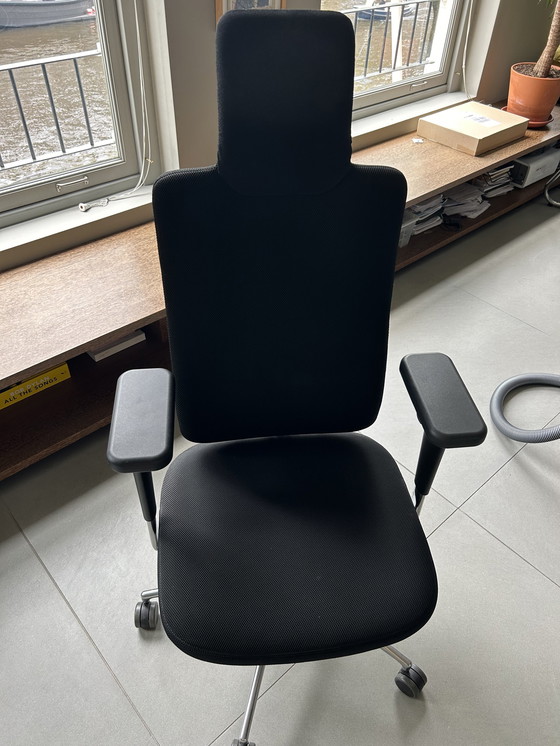 Image 1 of Vitra Headline Chair - 3D Armrests