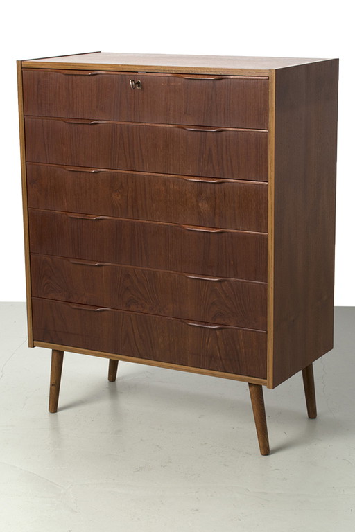 Vintage teak chest of drawers