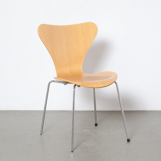 Image 1 of Fritz Hansen Butterfly chair