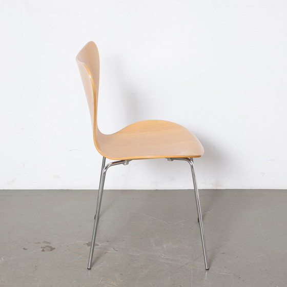 Image 1 of Fritz Hansen Butterfly chair