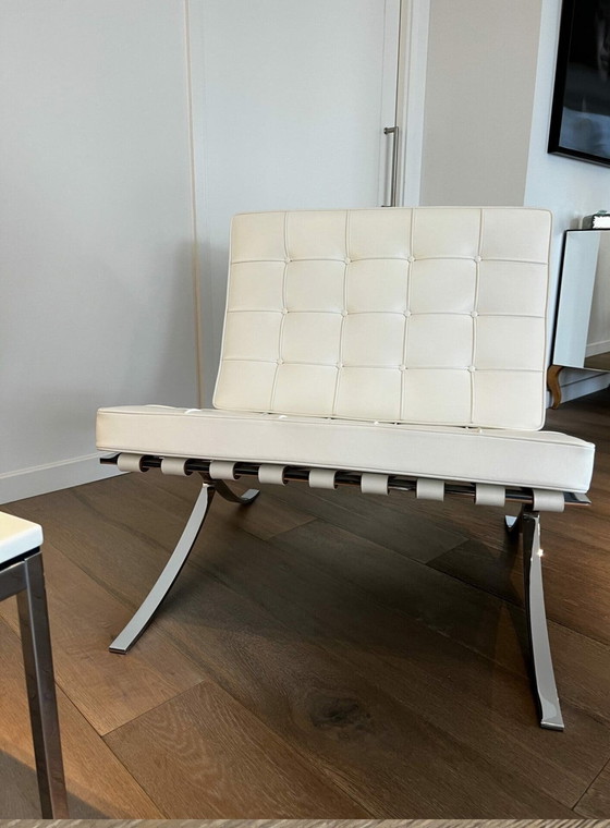 Image 1 of Knoll Set Barcelona New-Never Used White Leather Design L. Mies Van Der Rohe And Lilly Reich 1929