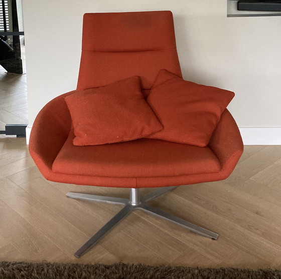 Image 1 of Montis swivel armchair Hugo