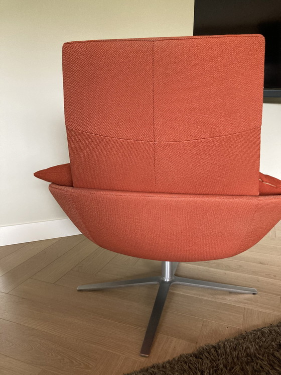 Image 1 of Montis swivel armchair Hugo