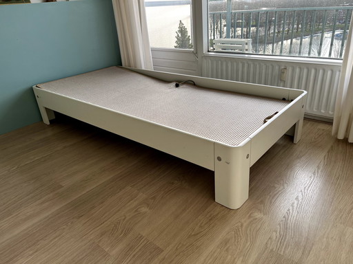 Auping Auronde Bed with Bed Base and Mattress Protector