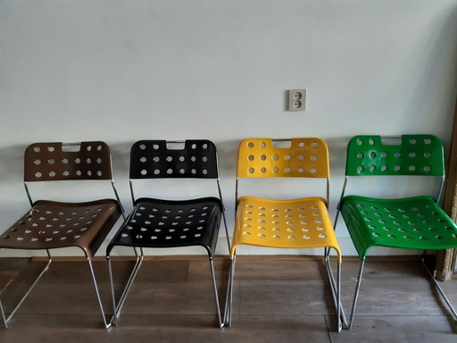 4x Bieffeplast chair by Rodney Kinsman