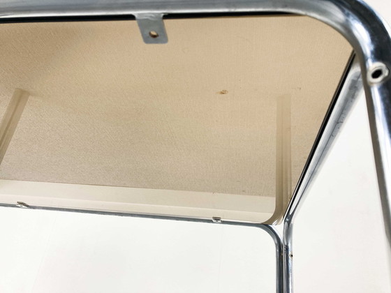 Image 1 of Mesa auxiliar de diseño italiano