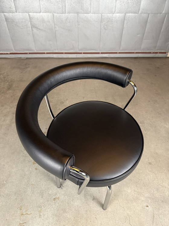 Image 1 of Poltrona Cassina Lc7 di Le Corbusier (Altre disponibili)