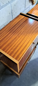 2 tables de chevet vintage