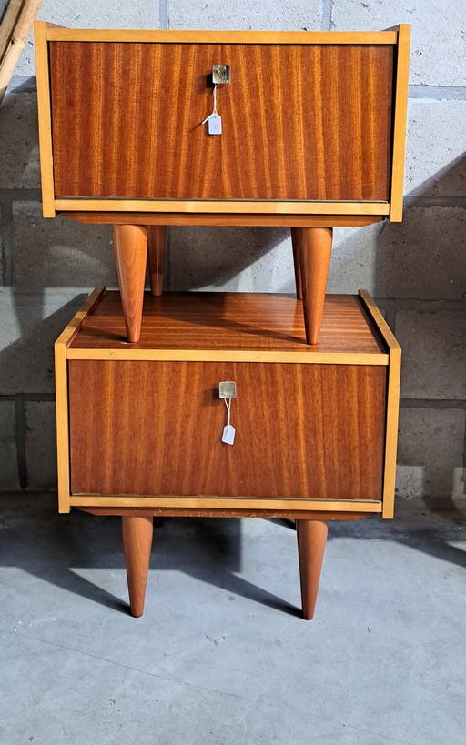 2x vintage bedside tables