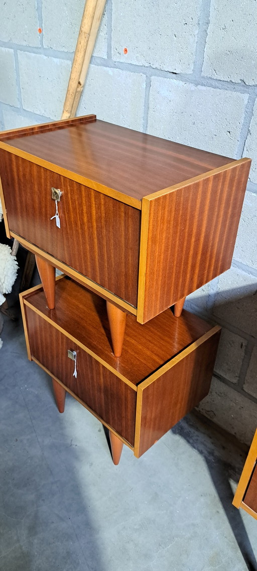 2x vintage bedside tables