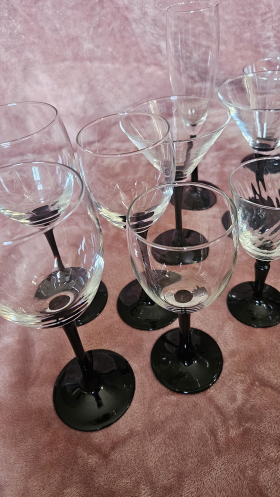 Image 1 of Assortimento di 12 bicchieri Luminarc France con base nera