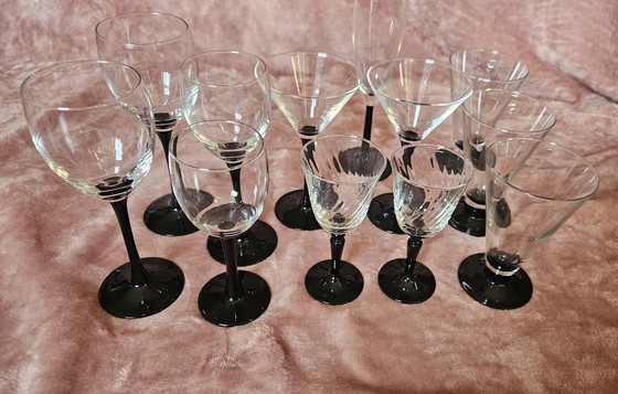 Image 1 of Assortimento di 12 bicchieri Luminarc France con base nera