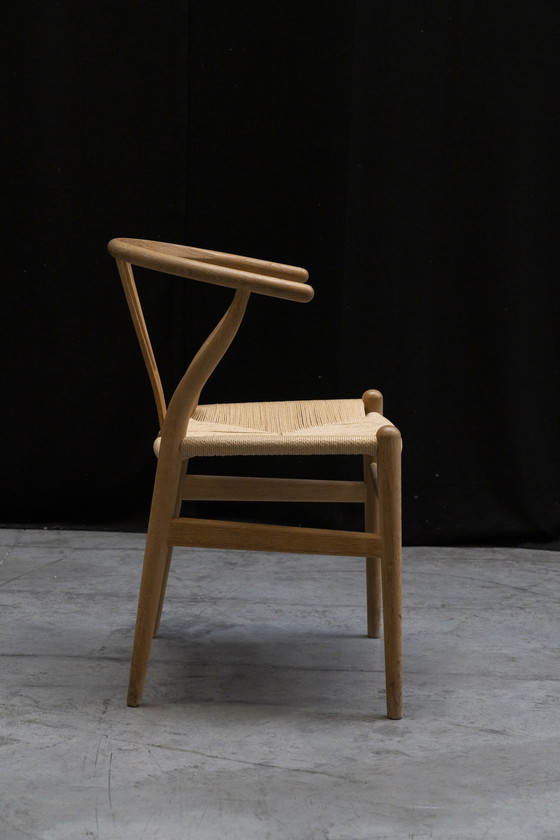 Image 1 of Hans J Wegner Wishbone chair