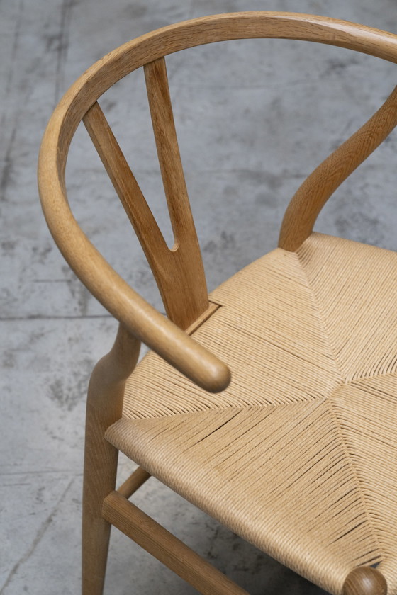 Image 1 of Hans J Wegner Wishbone chair