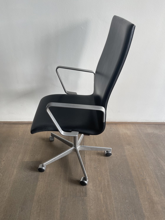 Image 1 of Fritz Hansen Oxford office chair