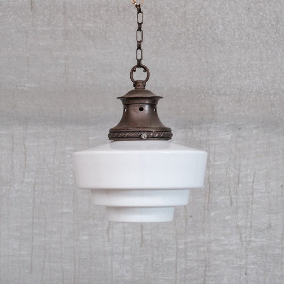 Image 1 of Lampada a sospensione vintage in ottone e vetro opalino, Francia anni '50