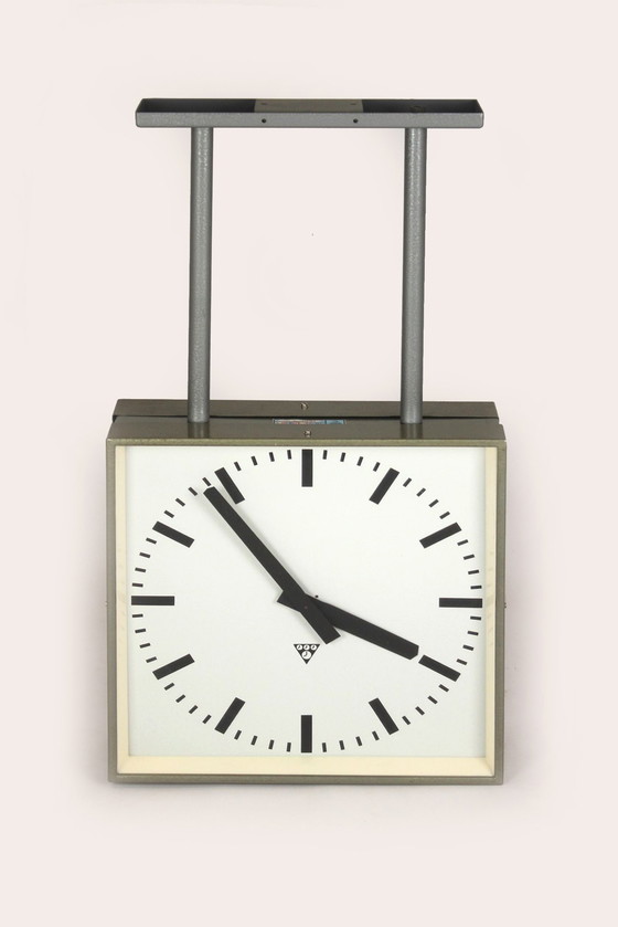 Image 1 of Pragotron Railway Clock