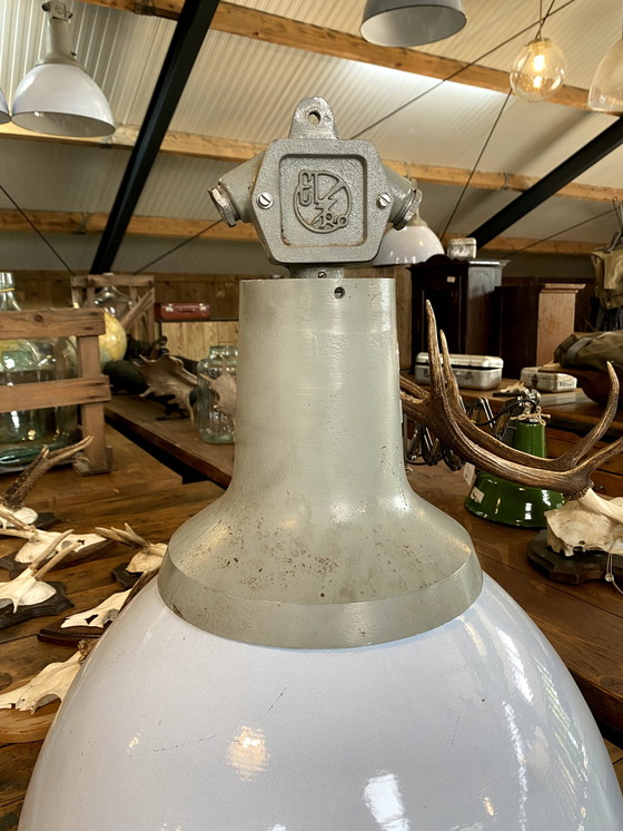 Image 1 of Lampada a sospensione in smalto vintage da fabbrica, industriale