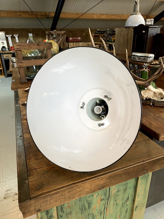 Image 1 of Lampada a sospensione in smalto vintage da fabbrica, industriale